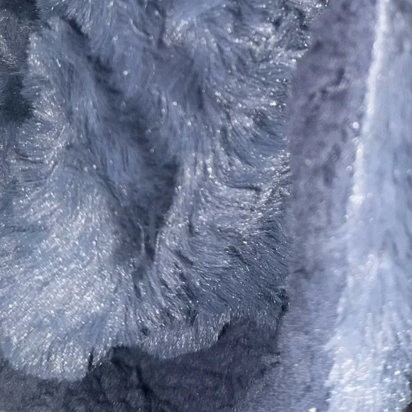 NWT NEW Comfort Bay Super Soft Blue Blueish Gray Cozy Throw Blanket Home Decor - Picture 3 of 3